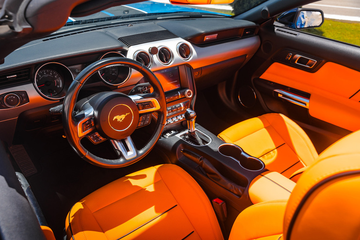 Аренда синего Ford Mustang Shelby 2021