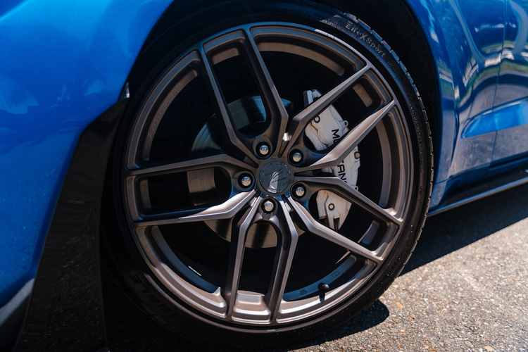 Аренда синего Ford Mustang Shelby 2021