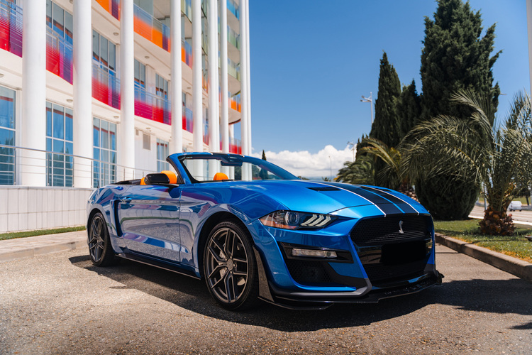 Аренда синего Ford Mustang Shelby 2021