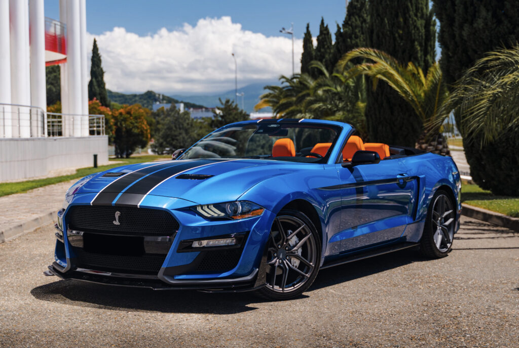 Аренда синего Ford Mustang Shelby 2021