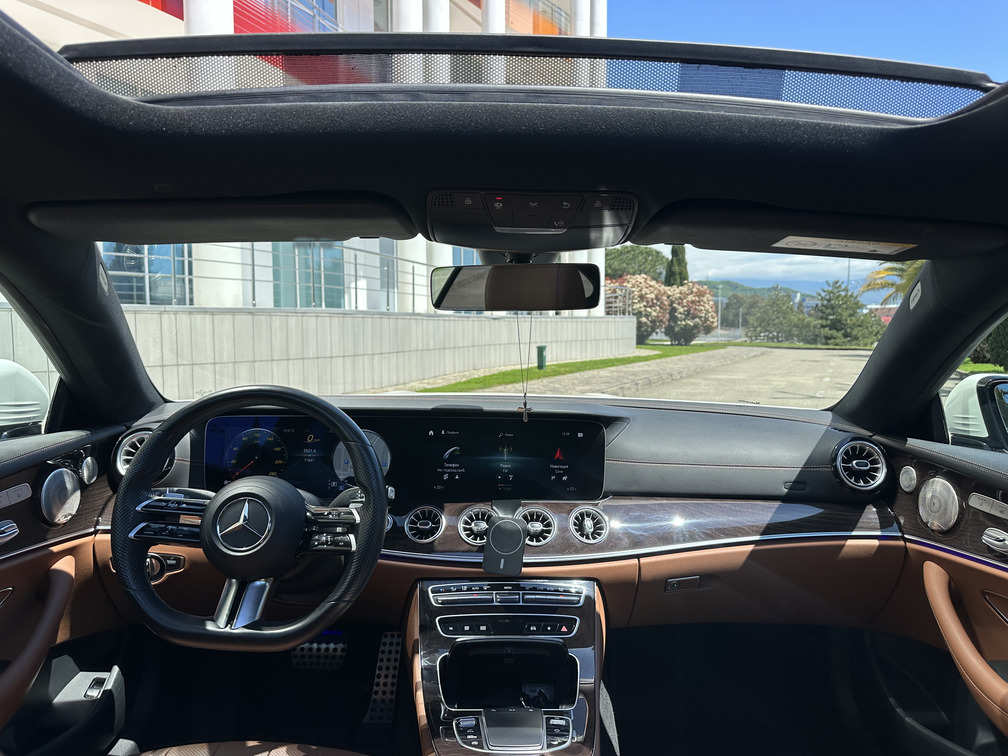 Mercedes-Benz E200 4MATIC